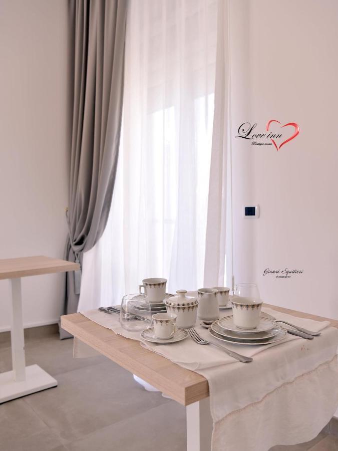 بومبيي Love Inn المظهر الخارجي الصورة