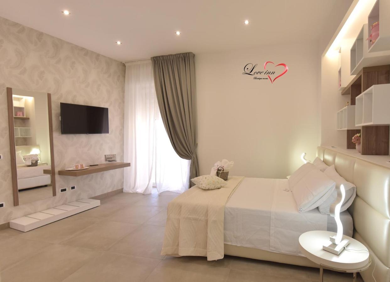 بومبيي Love Inn المظهر الخارجي الصورة